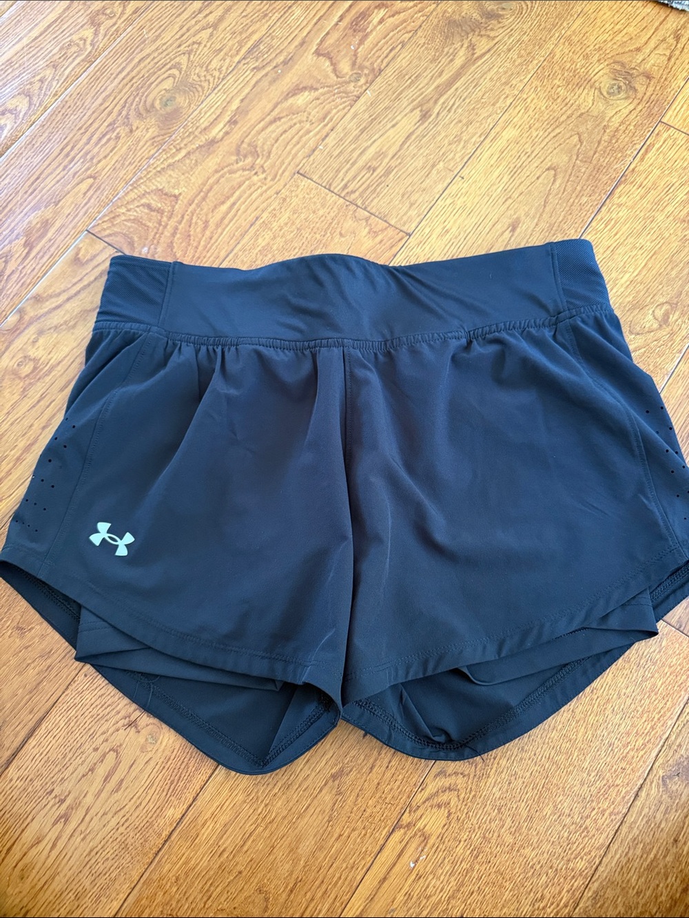 Under Armour Launch Speed Pocket  Black Women's Athletic Shorts size large